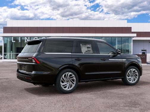 Infinite Black Metallic 2027 Lincoln Navigator Reserve