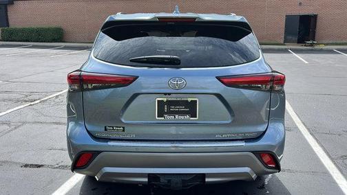 2022 Toyota Highlander Platinum