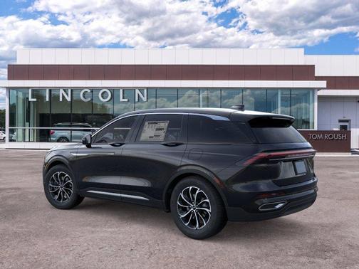 Infinite Black Metallic 2026 Lincoln Nautilus Premiere