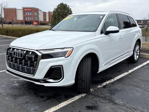 2025 Audi Q7 55 Premium Plus
