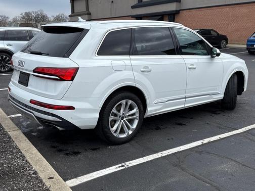 2025 Audi Q7 55 Premium Plus