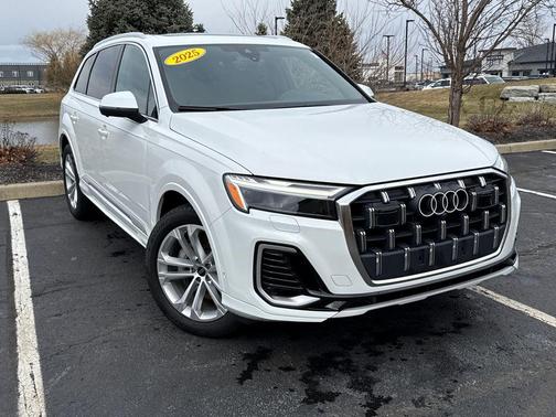 2025 Audi Q7 55 Premium Plus