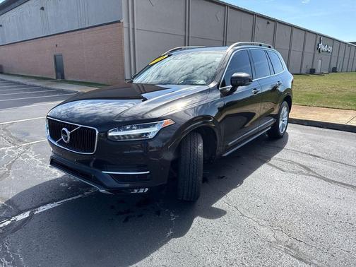 2016 Volvo XC90 T6 Momentum