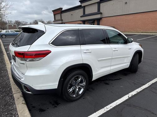 2019 Toyota Highlander Hybrid 