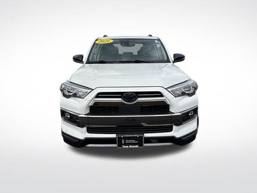 Blizzard Pearl 2021 Toyota 4Runner Nightshade