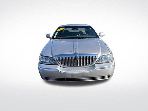 Silver Birch Clearcoat Metallic 2009 Lincoln Town Car Signature Limited