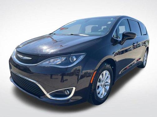 Dark Cordovan Pearlcoat 2018 Chrysler Pacifica Touring Plus