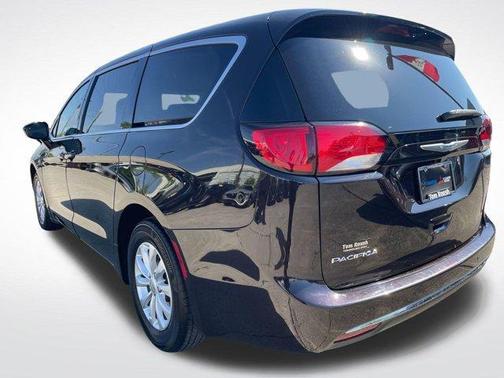 Dark Cordovan Pearlcoat 2018 Chrysler Pacifica Touring Plus