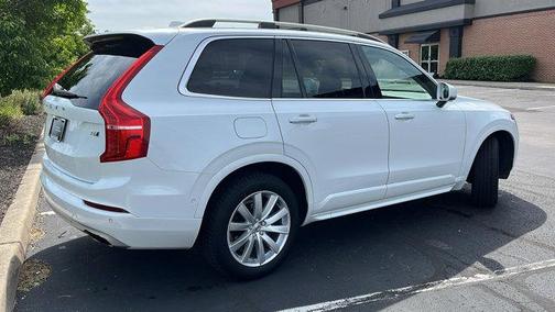 2018 Volvo XC90 T6 Momentum