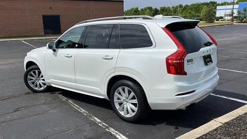2018 Volvo XC90 T6 Momentum