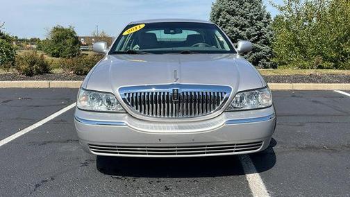 2011 Lincoln Town Car Signature Limited