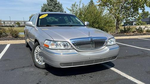2011 Lincoln Town Car Signature Limited