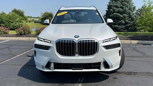 2025 BMW X7 xDrive40i