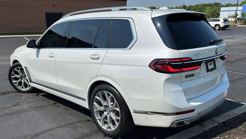 2025 BMW X7 xDrive40i
