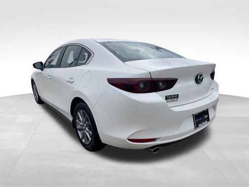 Snowflake White Pearl 2022 Mazda Mazda3 2.5S FWD