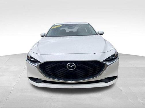 Snowflake White Pearl 2022 Mazda Mazda3 2.5S FWD