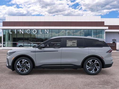 Metallic 2026 Lincoln Nautilus Premiere