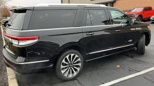 2022 Lincoln Navigator L Reserve