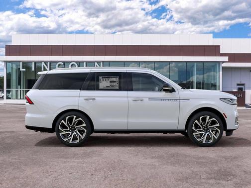 Pristine White 2027 Lincoln Navigator Reserve
