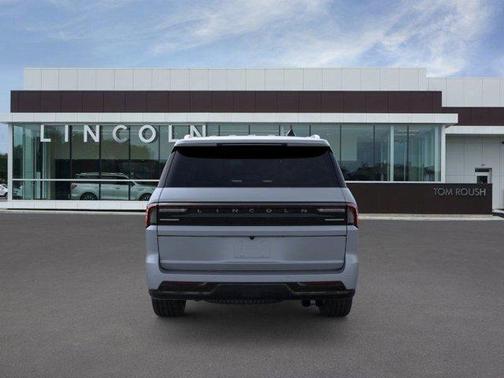 Gray Mist Metallic 2026 Lincoln Navigator Reserve