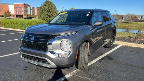 2022 Mitsubishi Outlander SE