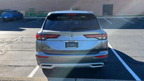 2022 Mitsubishi Outlander SE