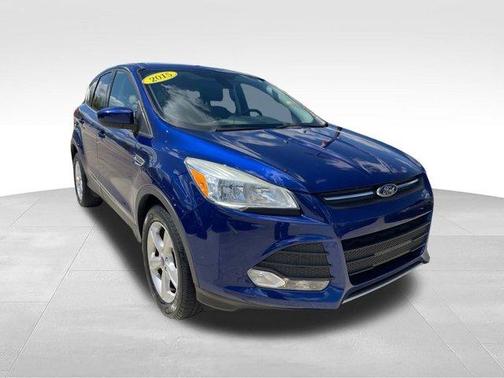 Blue 2015 Ford Escape SE