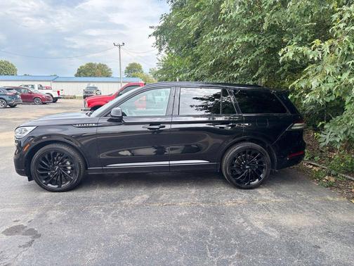 Infinite Black Metallic 2024 Lincoln Aviator Reserve AWD