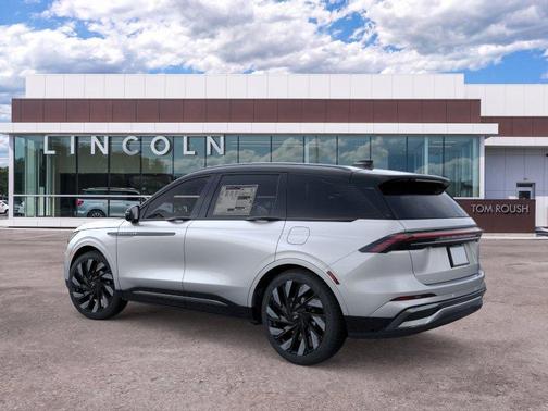 Silver Radiance Metallic 2026 Lincoln Nautilus Reserve