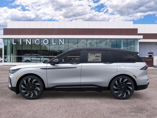 Silver Radiance Metallic 2026 Lincoln Nautilus Reserve