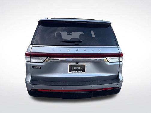 Silver Radiance Metallic 2023 Lincoln Navigator Reserve