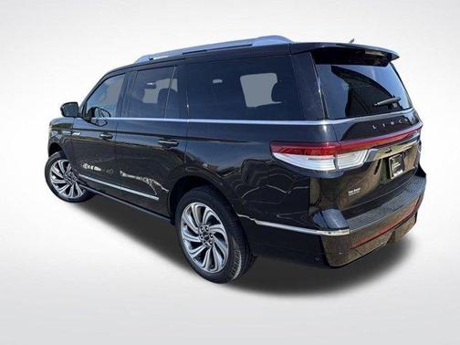 Black Metallic 2023 Lincoln Navigator Reserve