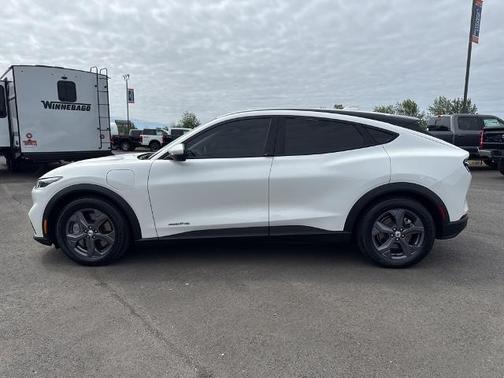 2022 Ford Mustang Mach-E SELECT