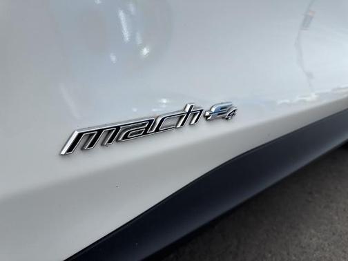 2022 Ford Mustang Mach-E SELECT