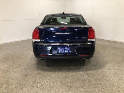 2016 Chrysler 300 Limited