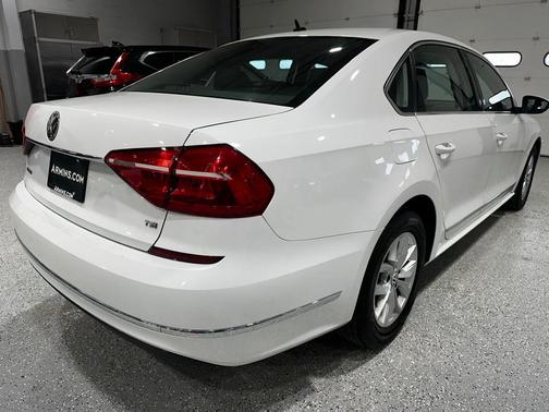 2016 Volkswagen Passat 1.8T S