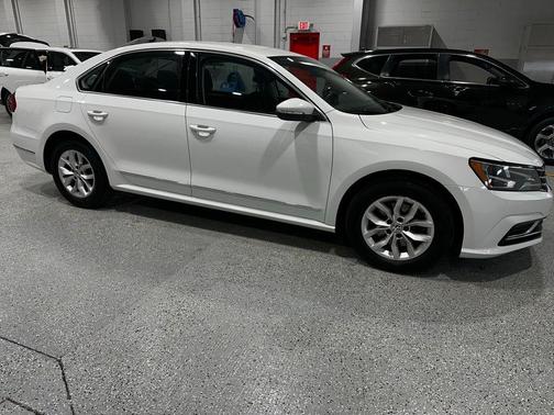 2016 Volkswagen Passat 1.8T S