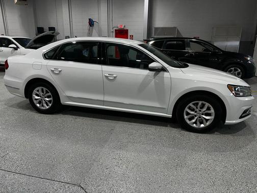 2016 Volkswagen Passat 1.8T S