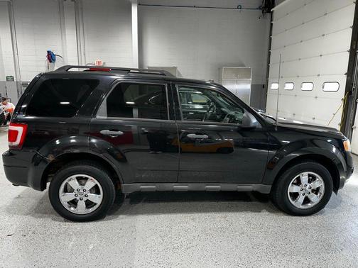 Tuxedo Black Metallic 2011 Ford Escape XLT