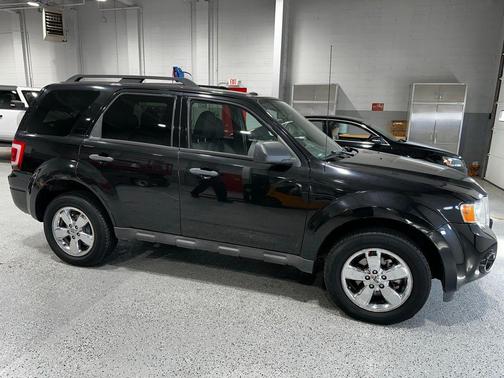 Tuxedo Black Metallic 2011 Ford Escape XLT