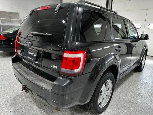 Tuxedo Black Metallic 2011 Ford Escape XLT