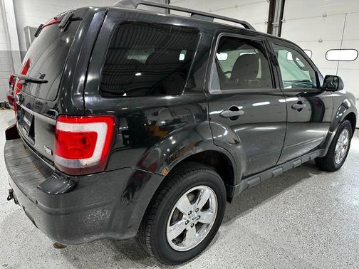 Tuxedo Black Metallic 2011 Ford Escape XLT