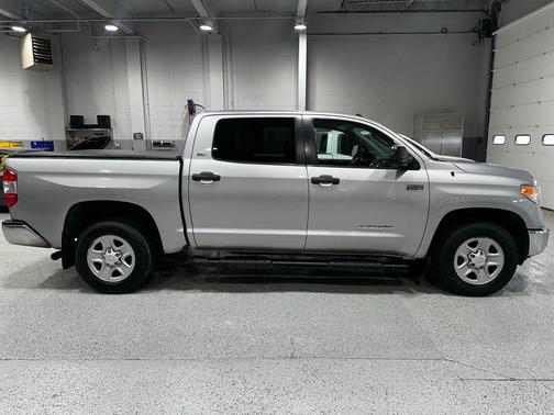 2017 Toyota Tundra SR5