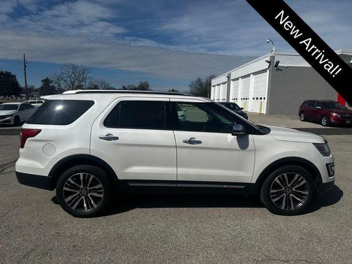 White Platinum Clearcoat Metallic 2016 Ford Explorer Platinum