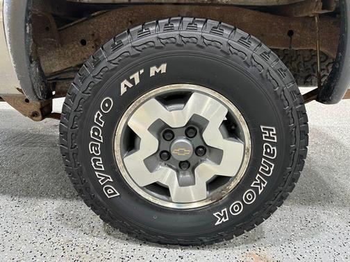 2001 Chevrolet S-10 Base