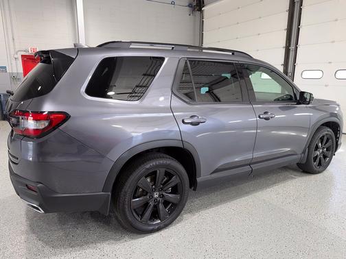 Gray 2025 Honda Pilot Black Edition AWD