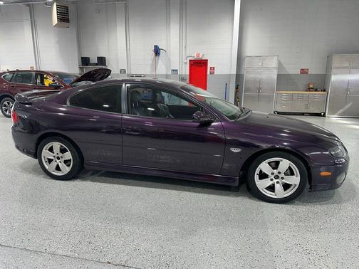 2004 Pontiac GTO Base