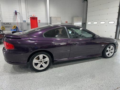 2004 Pontiac GTO Base