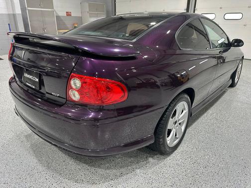 2004 Pontiac GTO Base