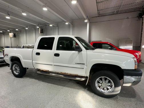 2004 Chevrolet Silverado 2500 LS H/D Crew Cab